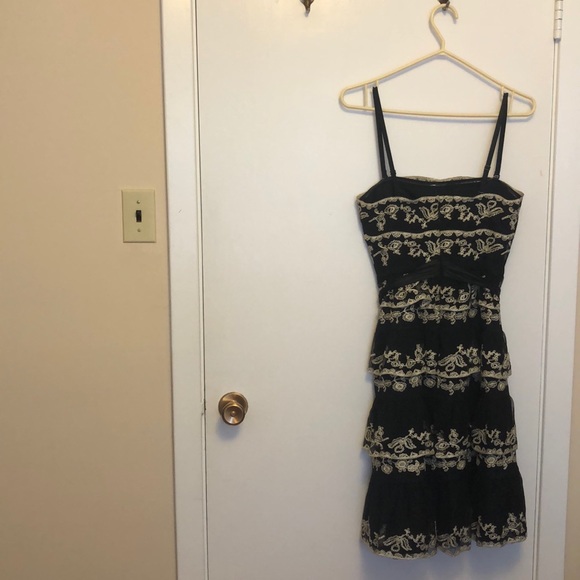 BCBG lace dress - Picture 5 of 11